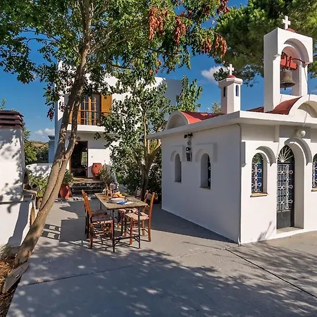 Lilly Traditional Cretan * Dhrakona (Kolymbari, Chania)