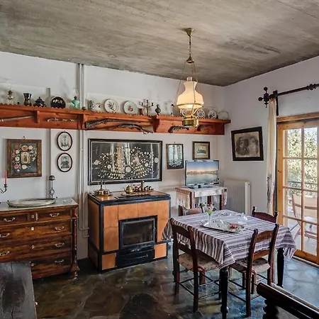 Lilly Traditional Cretan Holiday home *