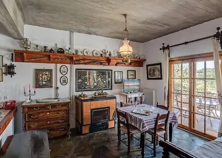 Lilly Traditional Cretan Holiday home Dhrakona (Kolymbari, Chania)