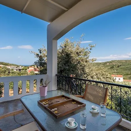 Lilly Traditional Cretan Holiday home Dhrakona (Kolymbari, Chania)